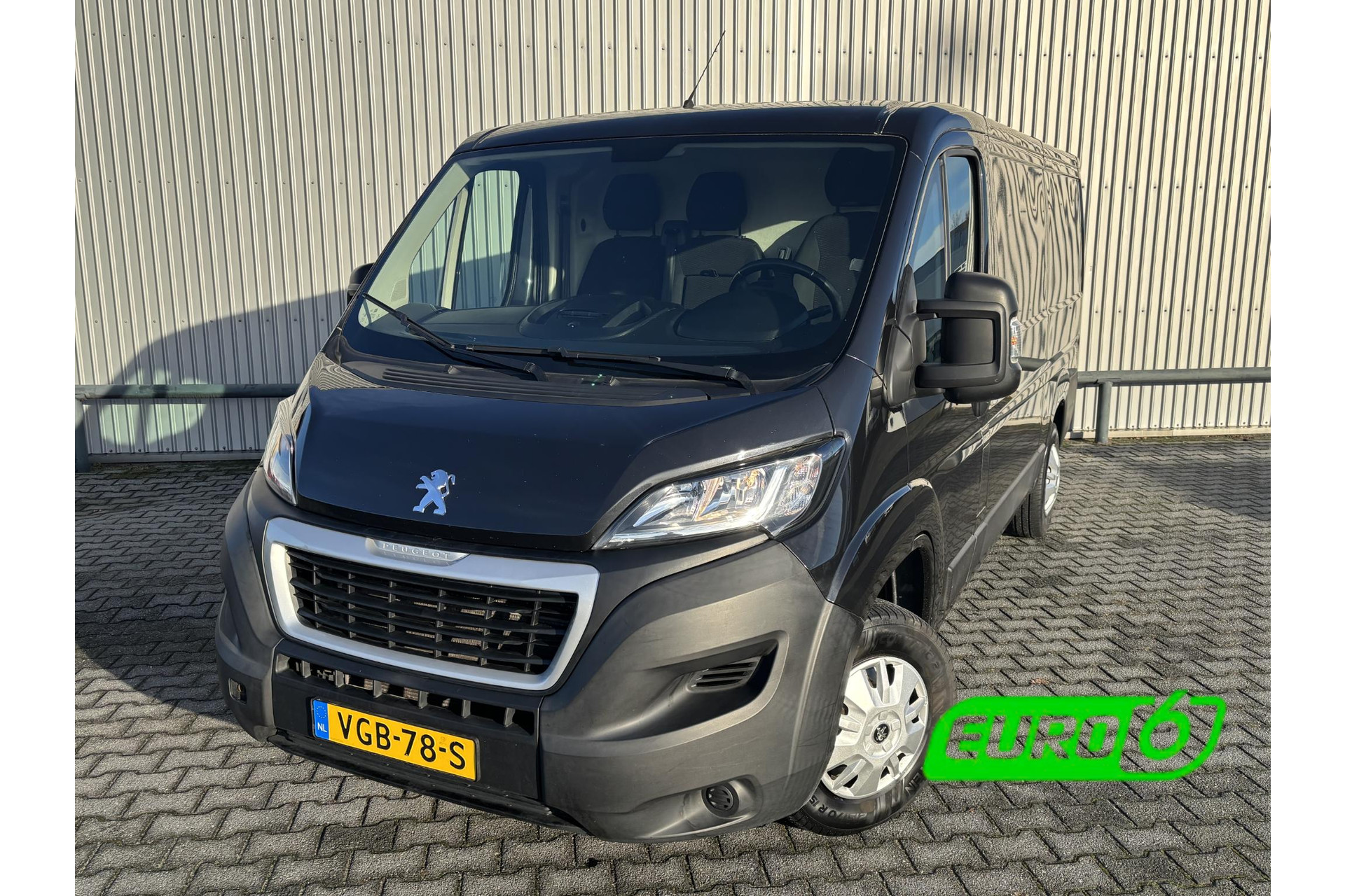 Peugeot Boxer 330 2.2 BlueHDi 140 L2H1*A/C*CRUISE*NAVI*HAAK*3PER